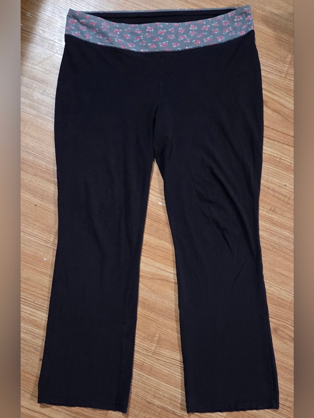 Mossimo Y2K Black/Roses Foldover Flare Yoga Pants Size XXL